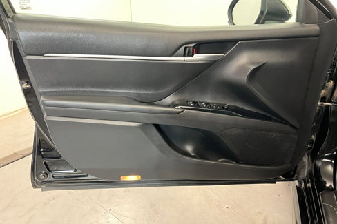 Used 2019 Toyota Camry SE image 15