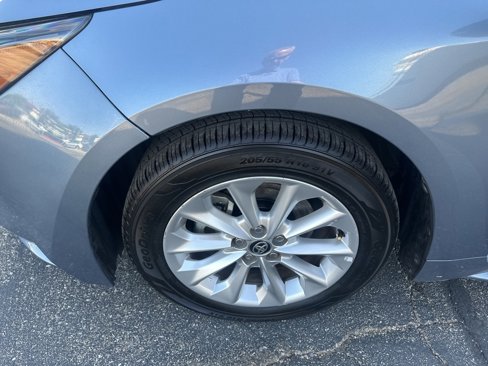 Used 2021 Toyota Corolla XLE w/ Carpet Mat Package (TMS) image 29