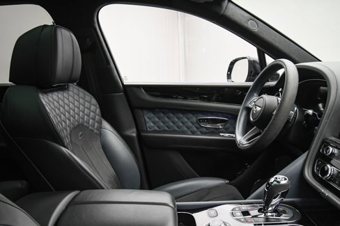 Used 2022 Bentley Bentayga image 50
