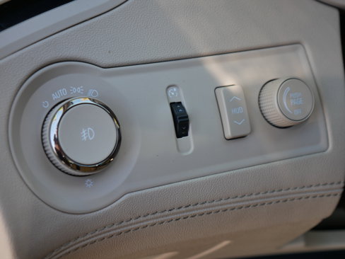 Used 2014 Buick LaCrosse Leather w/ Driver Confidence Package image 6
