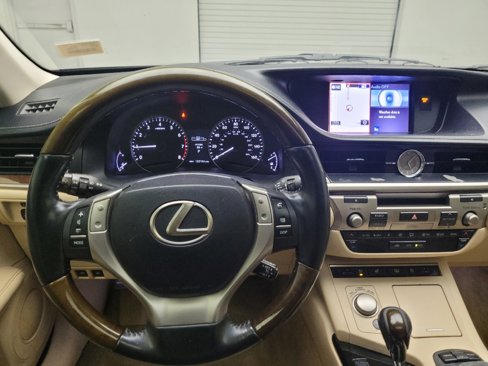 Used 2015 Lexus ES 350 w/ Ultra Luxury Package image 22