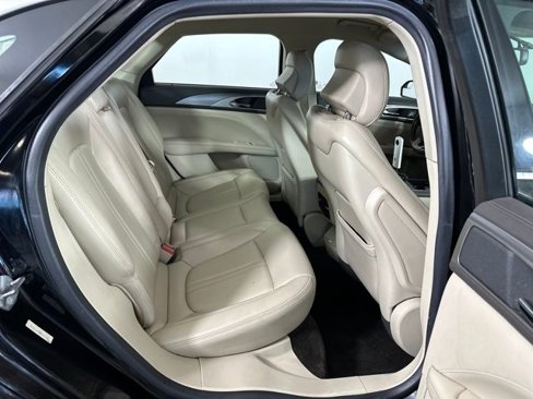 Used 2017 Lincoln MKZ Premiere image 27