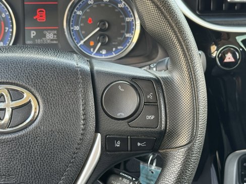 Used 2019 Toyota Corolla LE image 18
