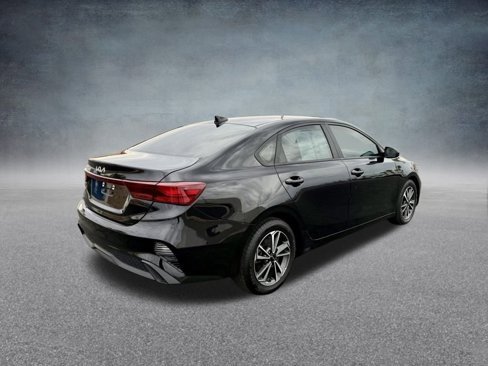 Used 2023 Kia Forte LXS image 5