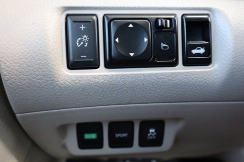 Used 2016 Nissan Sentra SV image 28
