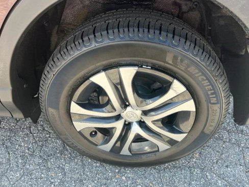 Used 2018 Toyota RAV4 LE image 21
