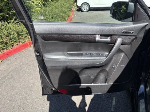 Used 2014 Kia Sorento SX image 10