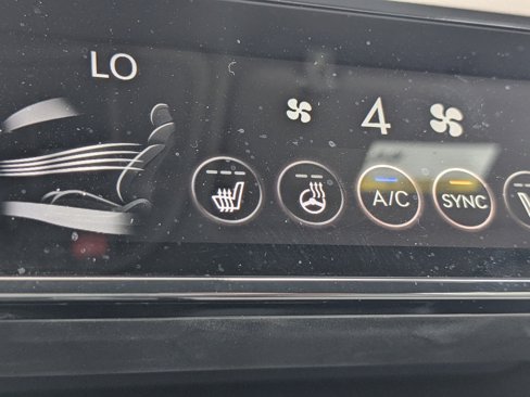 Certified 2025 Genesis G70 2.5T image 27