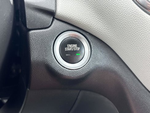 Used 2020 Chevrolet Equinox LS image 25