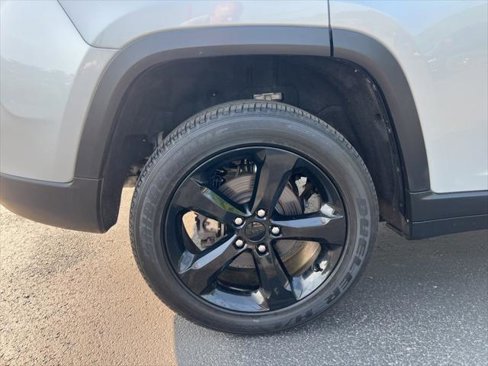 Certified 2023 Jeep Grand Cherokee Altitude image 25
