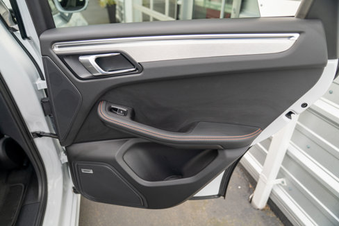 Used 2022 Porsche Macan image 40
