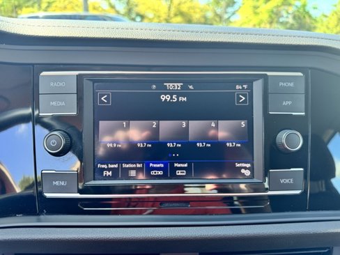 Certified 2024 Volkswagen Jetta SE image 23