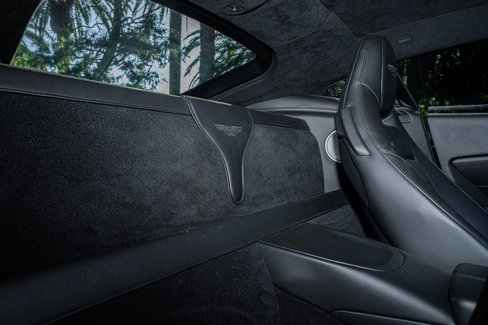 Used 2020 Aston Martin V8 Vantage Coupe image 15