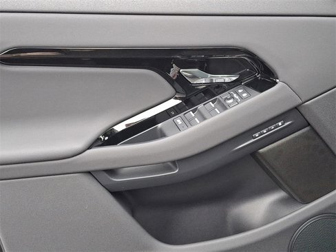 Used 2025 Land Rover Range Rover Evoque S image 7