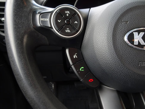 Used 2016 Kia Soul + image 20