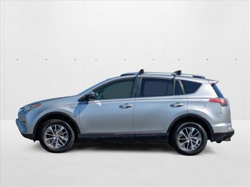 Used 2017 Toyota RAV4 XLE image 9