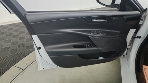 Used 2017 Jaguar XE Premium image 28