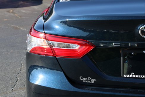 Used 2019 Toyota Camry LE image 6