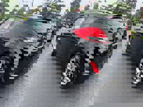 Used 2013 Hyundai Veloster w/ Tech Pkg image 5