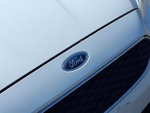 Used 2016 Ford Focus SE w/ SE Winter Package image 30