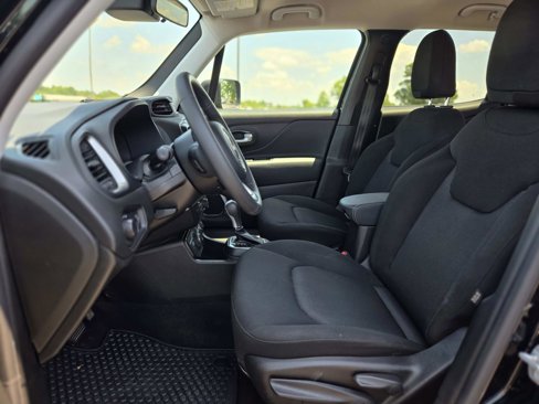 Used 2023 Jeep Renegade Latitude image 12