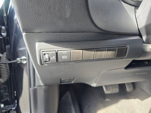 Used 2021 Toyota Corolla LE image 20