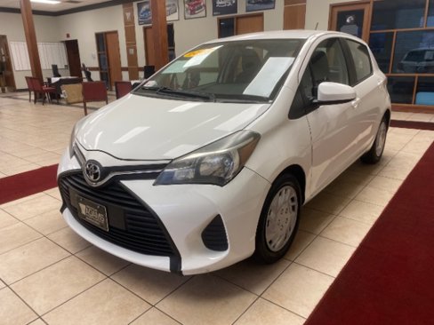 Used 2015 Toyota Yaris L image 1
