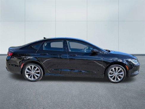 Used 2016 Chrysler 200 S w/ Navigation & Sound Group I image 5