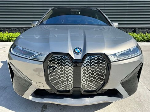 Used 2024 BMW iX xDrive50 w/ Sport Package image 7