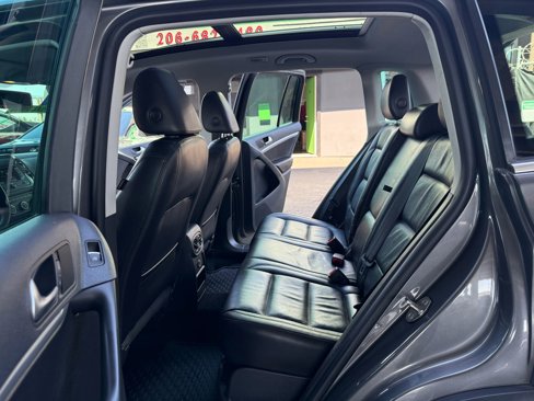 Used 2013 Volkswagen Tiguan S image 12