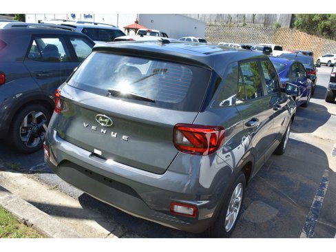 New 2025 Hyundai Venue SE image 3