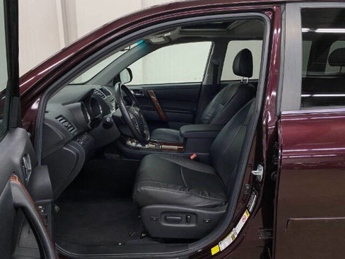 Used 2012 Toyota Highlander Limited image 10