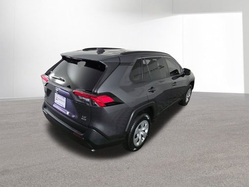 Used 2021 Toyota RAV4 LE image 45