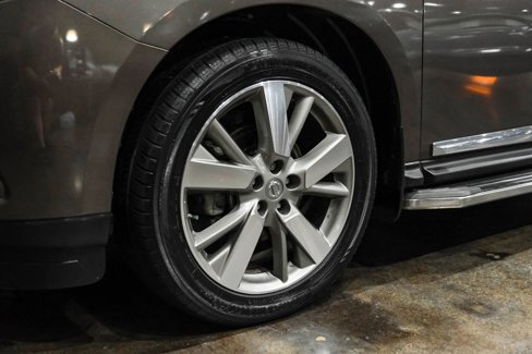 Used 2016 Nissan Pathfinder Platinum w/ Family Entertainment Package image 53
