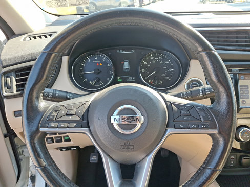 Used 2017 Nissan Rogue SV w/ Sun & Sound Touring Package image 20