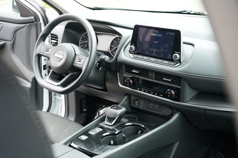 Used 2024 Nissan Rogue SV image 22