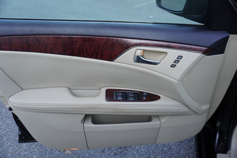 Used 2011 Toyota Avalon Limited image 28