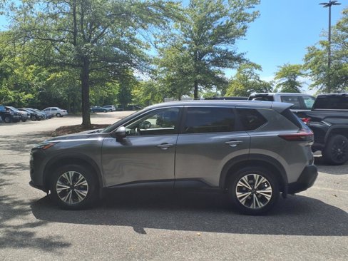 Used 2023 Nissan Rogue SV image 5