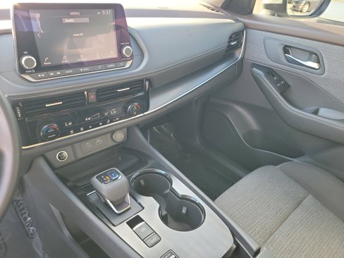 Certified 2022 Nissan Rogue SV image 36