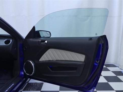 Used 2013 Ford Mustang Premium w/ Electronics Pkg image 20