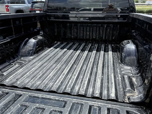 Used 2016 GMC Canyon SLE image 30