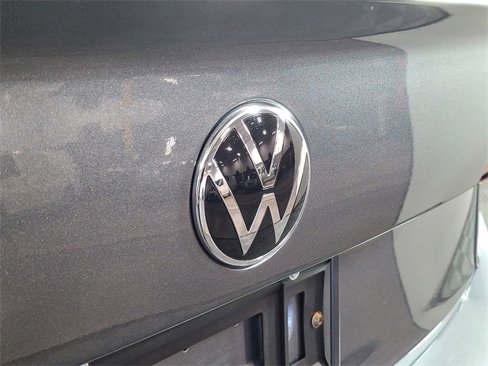 Used 2023 Volkswagen Jetta SE w/ Panoramic Sunroof Package image 28