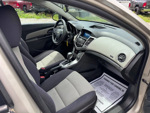 Used 2013 Chevrolet Cruze LS image 31