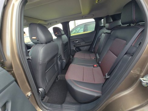 New 2025 Nissan Kicks SR w/ SR Premium Package image 18