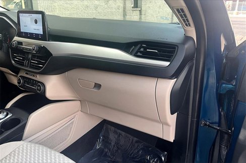 Used 2020 Ford Escape SE image 15