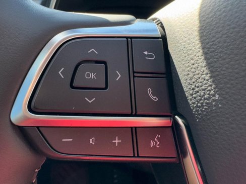 Used 2021 Toyota Highlander Limited image 18