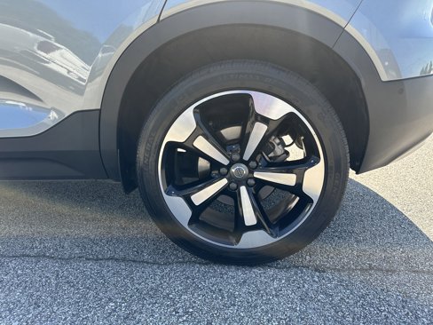 Used 2019 Volvo XC40 T5 Momentum image 20