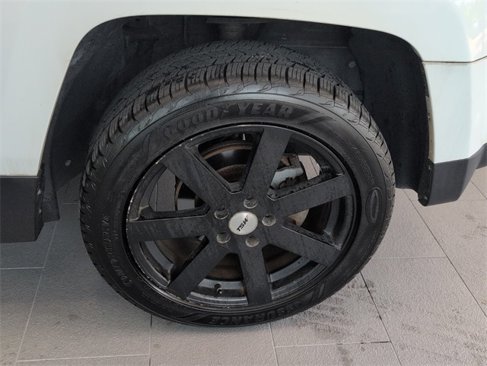 Used 2014 Jeep Patriot Sport image 17