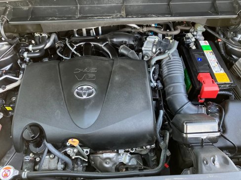 Used 2020 Toyota Highlander XLE image 16