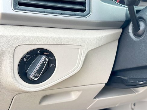 Used 2019 Volkswagen Atlas SE w/ Panoramic Sunroof Package image 8